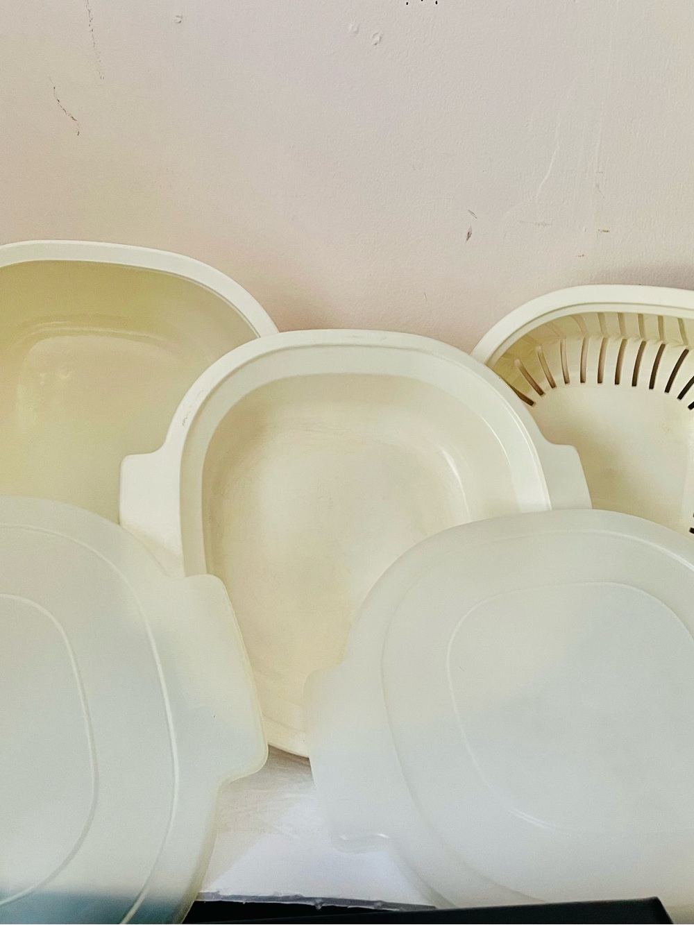 5- Pc Rubbermaid Microwave Cookware 1 & 3 QT Casserole Dish White & 2 Lids